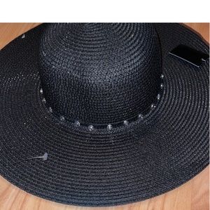 👒🆕 ILLUMA BLACK 🖤SUMMER HAT WITH A BEAUTIFUL RHINESTONE DESIGN
MATERIAL-PAPER